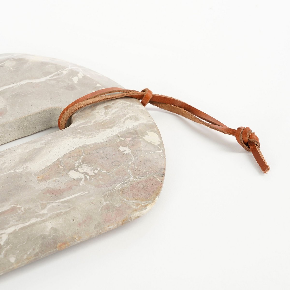 Finnos Schneidebrett – L40 x B20 x H2 cm – Marmor – Beige