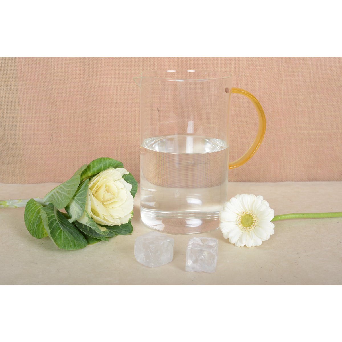 GLASKRUG MIT GELBEM GRIFF 1,5 l